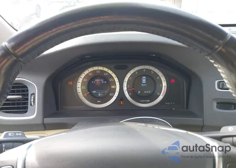 2011 Volvo S60 T6 z USA, uszkodzony, nr VIN YV1902FH7B2007660